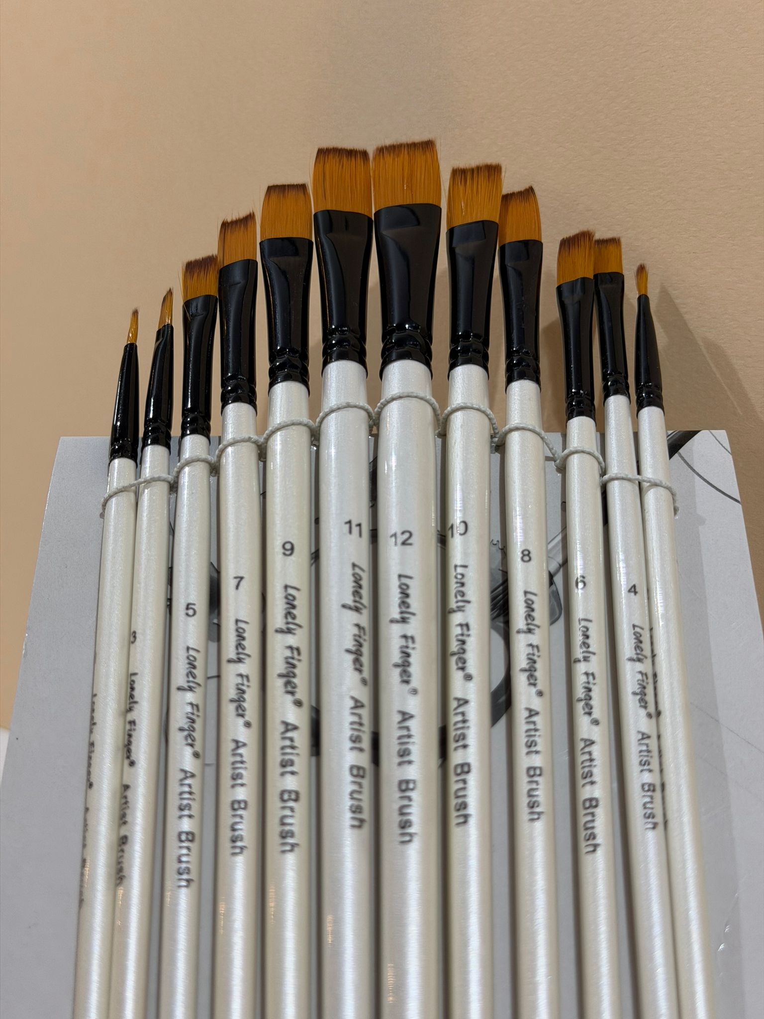 P12 - Set de pinceles de nylon extra fino para acuarela